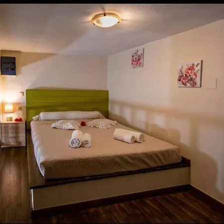 Perfect Location Apt-900m From Beach-old Port